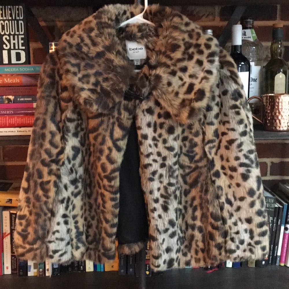Bebe Cheetah/Leopard Cape